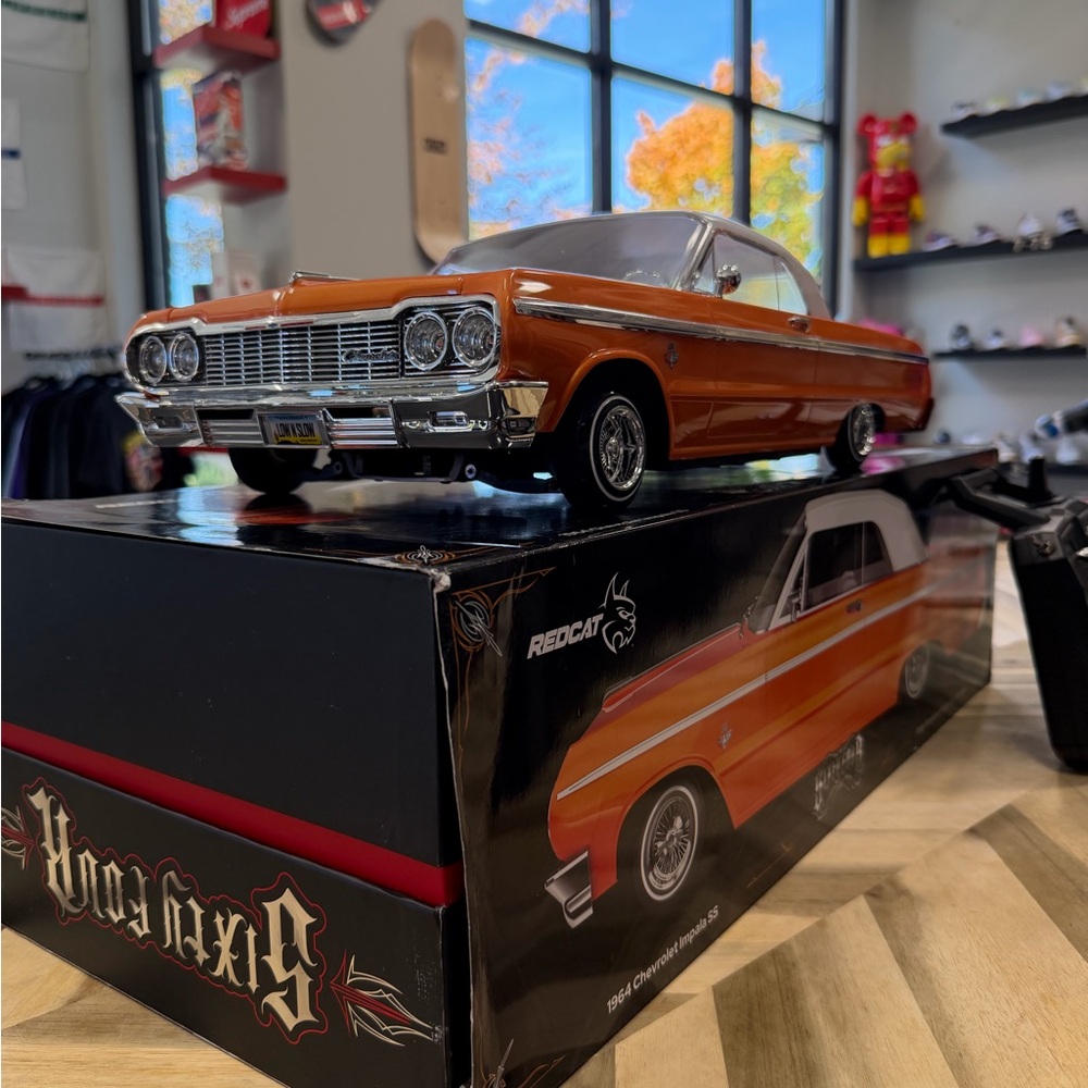 1964 Chevy Impala Hopping Lowrider 1/10 - Orange